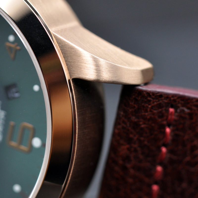 BOREAL MOONRISE | Bronze Gold Case - Burgundy Leather